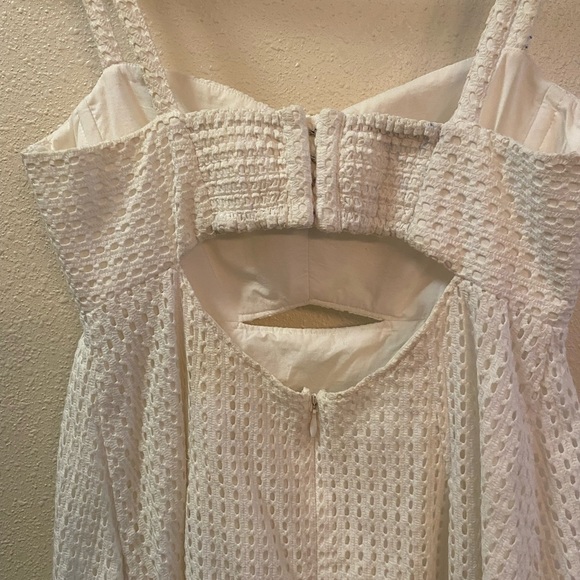 Club Monaco Tamarah white eyelet dress - Sz4 - Picture 8 of 8